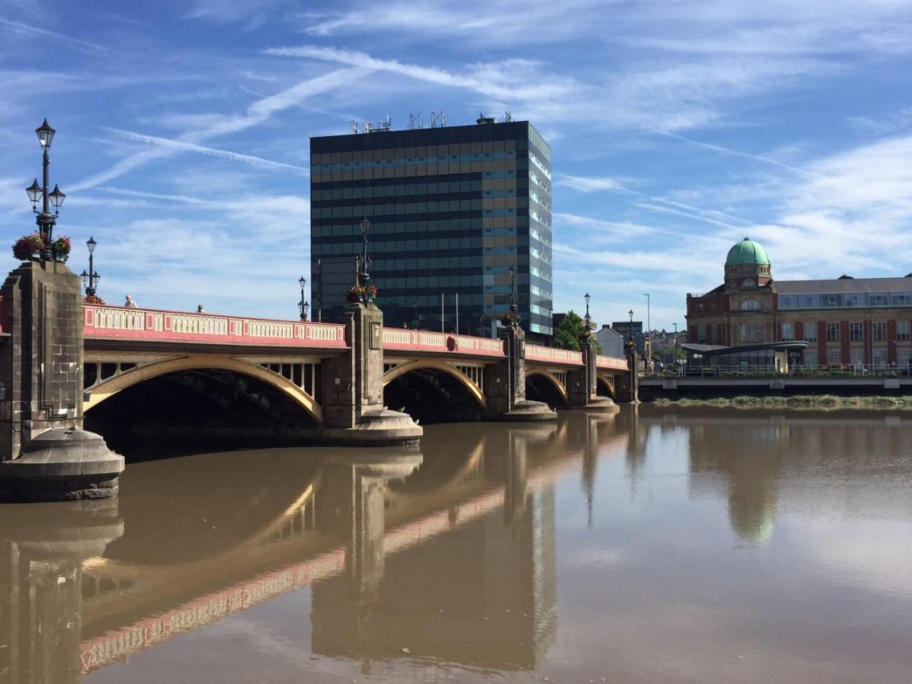 Quay Apartments Clarence House Нюпорт Екстериор снимка